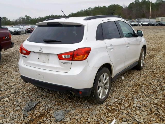 4A4AR4AU4FE047765 - 2015 MITSUBISHI OUTLANDER WHITE photo 4