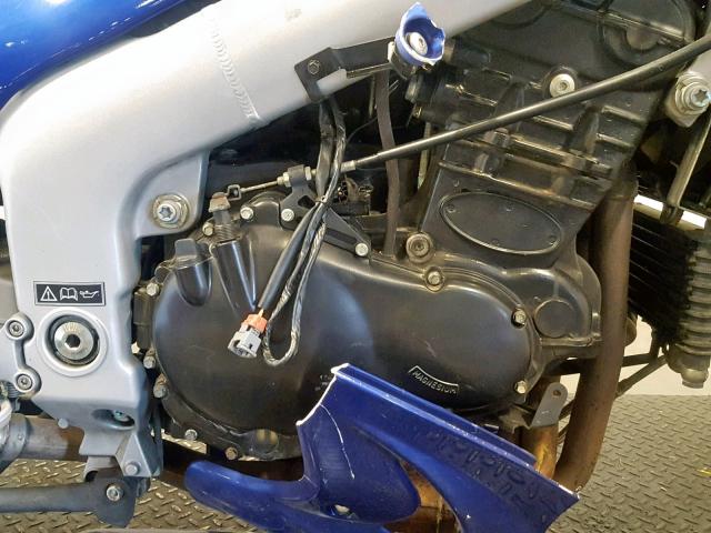 SMT600FM7YJ102374 - 2000 TRIUMPH MOTORCYCLE SPRINT ST BLUE photo 5