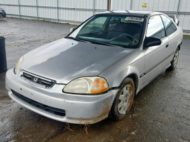 1HGEJ6220WL085757 - 1998 HONDA CIVIC DX SILVER photo 2