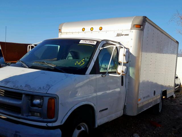 1GBJG31R3Y1152654 - 2000 CHEVROLET EXPRESS G3 WHITE photo 10