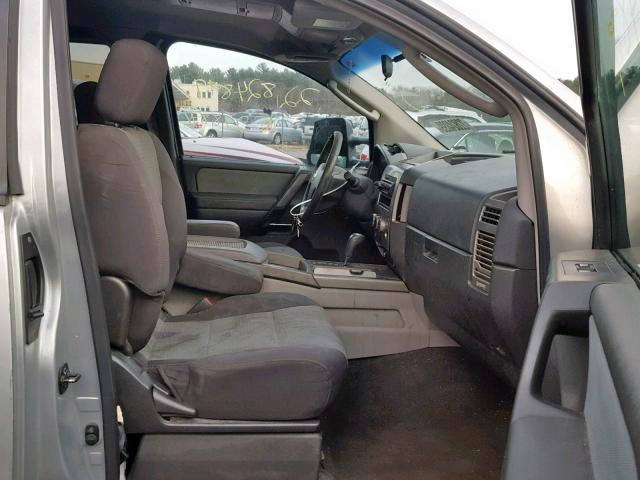 1N6AA06A64N555008 - 2004 NISSAN TITAN XE SILVER photo 5