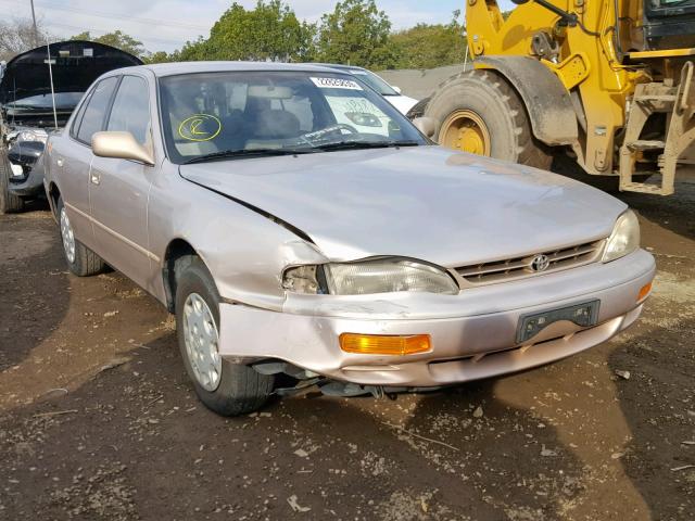 4T1BG12K3TU743978 - 1996 TOYOTA CAMRY DX TAN photo 1