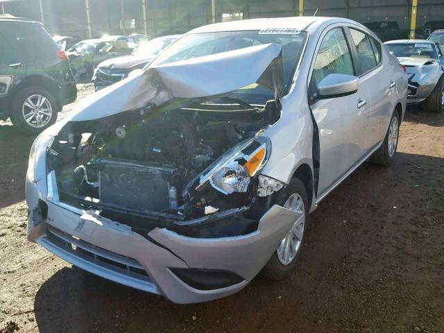 3N1CN7AP5HK409461 - 2017 NISSAN VERSA S SILVER photo 2