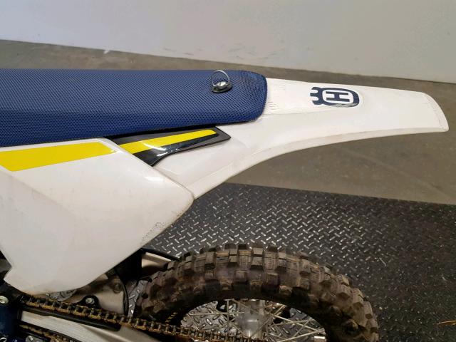 VBKUXA23XKM062607 - 2019 HUSQVARNA TC 65 WHITE photo 13