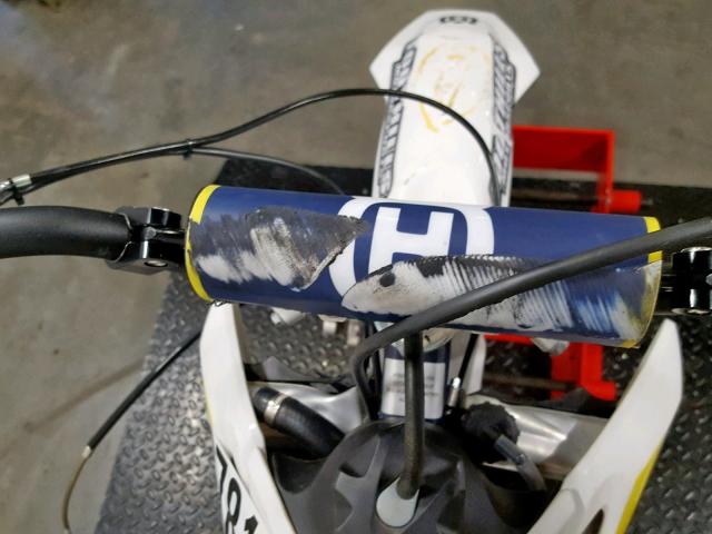 VBKUXA23XKM062607 - 2019 HUSQVARNA TC 65 WHITE photo 18