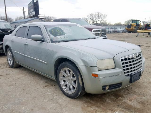 2C3KA53G86H154931 - 2006 CHRYSLER 300 TOURIN SILVER photo 1