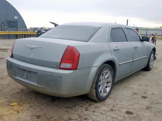 2C3KA53G86H154931 - 2006 CHRYSLER 300 TOURIN SILVER photo 4