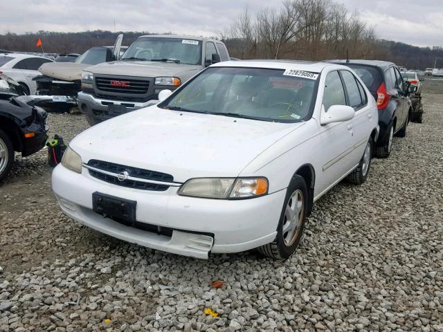 1N4DL01D3WC189945 - 1998 NISSAN ALTIMA XE WHITE photo 2