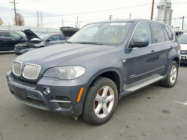 5UXZV8C54BL418561 - 2011 BMW X5 XDRIVE5 GRAY photo 2