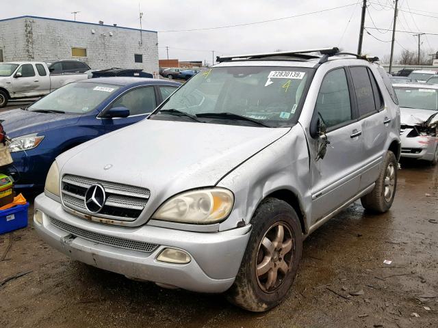 4JGAB75E83A448993 - 2003 MERCEDES-BENZ ML 500 SILVER photo 2