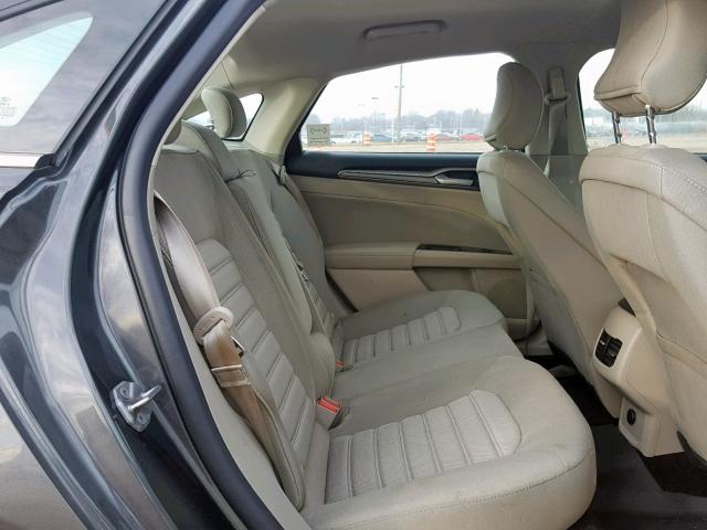 3FA6P0H74HR237115 - 2017 FORD FUSION SE GRAY photo 6