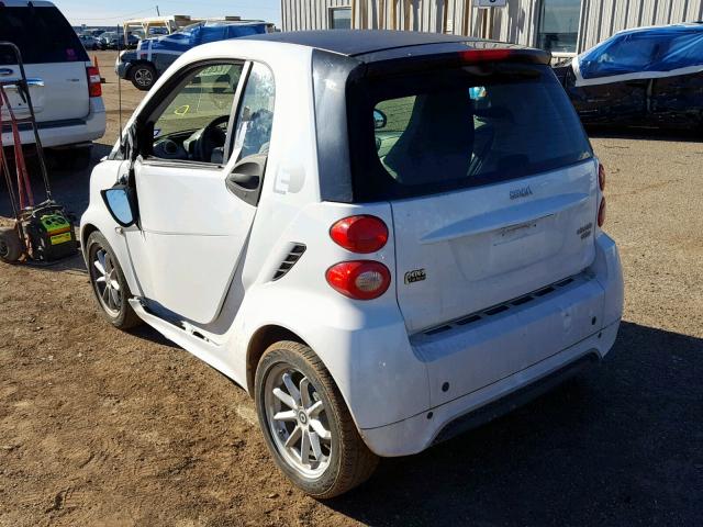 WMEEJ9AA5EK781383 - 2014 SMART FORTWO ELE WHITE photo 3