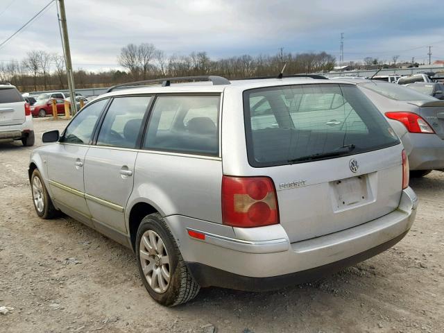 WVWVD63B92E382402 - 2002 VOLKSWAGEN PASSAT GLS SILVER photo 3