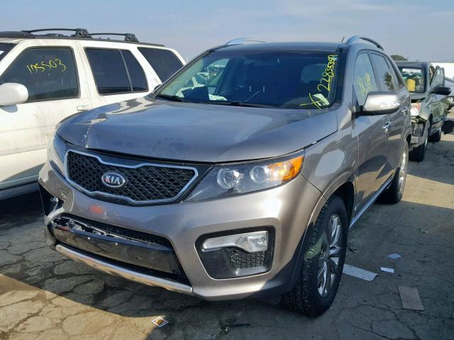 5XYKWDA20CG302384 - 2012 KIA SORENTO SX GRAY photo 2