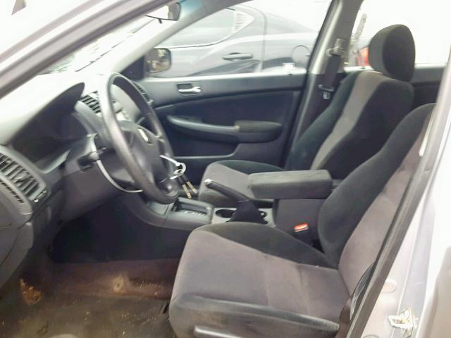 1HGCM561X5A129493 - 2005 HONDA ACCORD DX SILVER photo 5