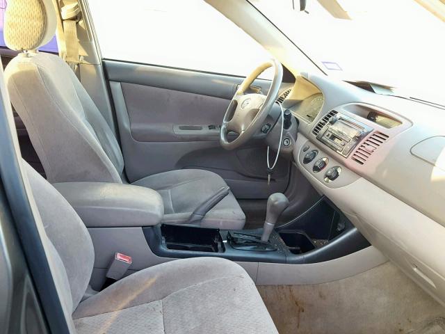 JTDBE32K220124512 - 2002 TOYOTA CAMRY LE GRAY photo 5