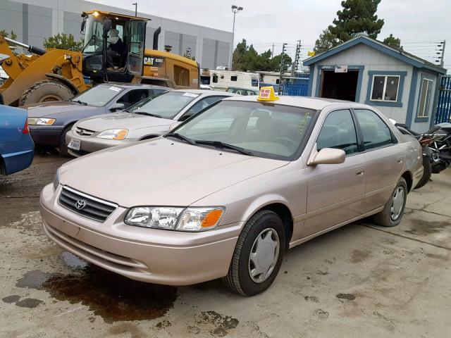 4T1BG22K0YU663745 - 2000 TOYOTA CAMRY CE BEIGE photo 2