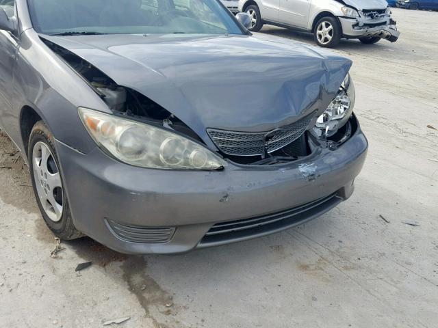 4T1BE32K55U970383 - 2005 TOYOTA CAMRY LE GRAY photo 9