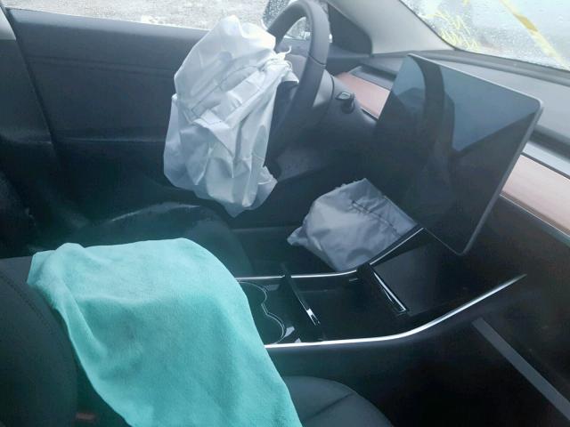 5YJ3E1EA6JF062575 - 2018 TESLA MODEL 3 შავი ფოტო 5