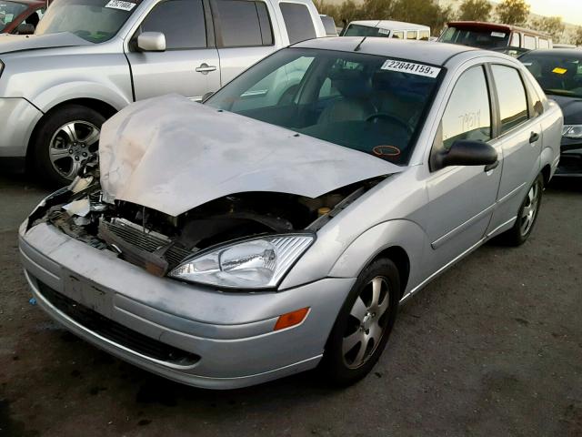 1FAFP34382W267324 - 2002 FORD FOCUS SE Silber Foto 2