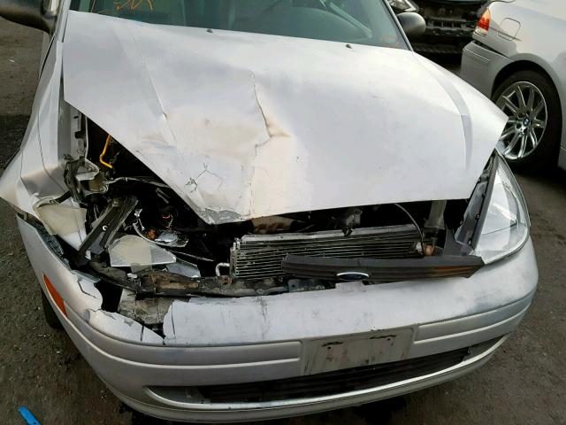1FAFP34382W267324 - 2002 FORD FOCUS SE Silber Foto 7