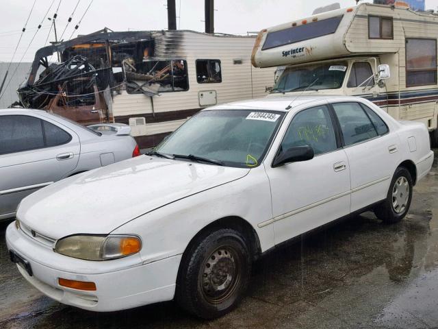 JT2BG12K0T0338648 - 1996 TOYOTA CAMRY DX WHITE photo 2