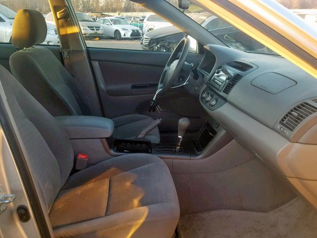 4T1BE32K85U569555 - 2005 TOYOTA CAMRY LE ვერცხლისფერი ფოტო 5