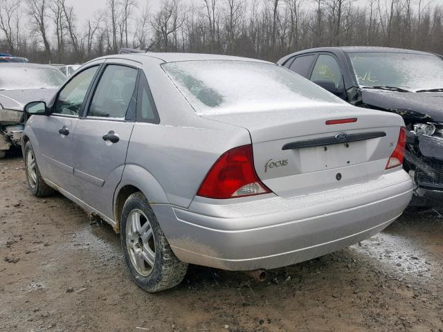 1FAFP34354W114466 - 2004 FORD FOCUS SE C SILVER photo 3