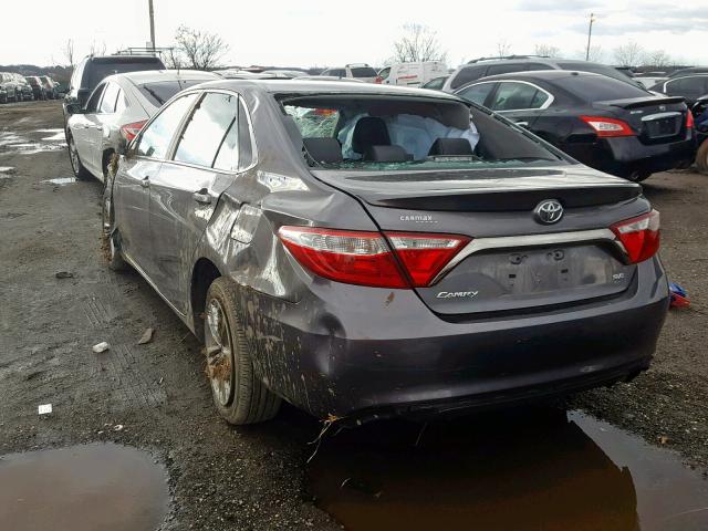 4T1BF1FK7HU798941 - 2017 TOYOTA CAMRY LE GRAY photo 3