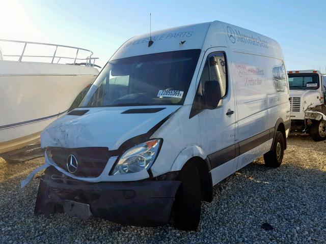 WD3PE7CC4A5488415 - 2010 MERCEDES-BENZ SPRINTER 2 WHITE photo 2