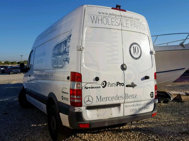 WD3PE7CC4A5488415 - 2010 MERCEDES-BENZ SPRINTER 2 WHITE photo 3