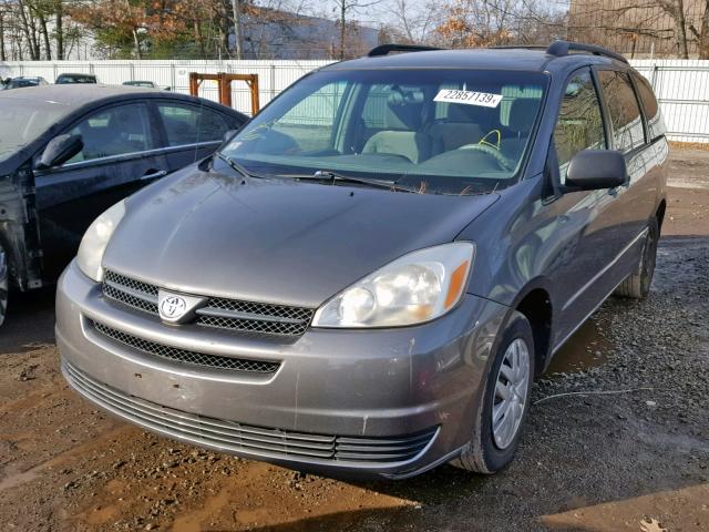 5TDZA23C65S344636 - 2005 TOYOTA SIENNA CE GRAY photo 2