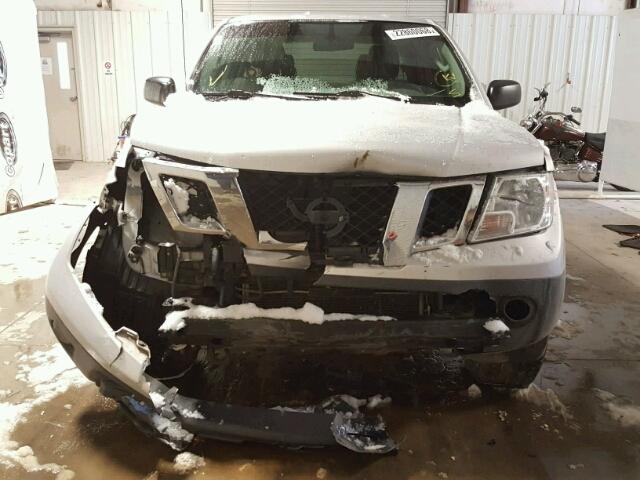1N6AD0EV6BC405761 - 2011 NISSAN FRONTIER S SILVER photo 9