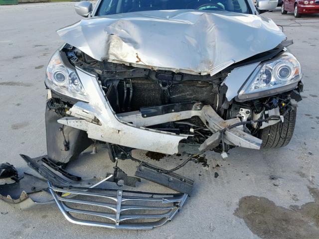 KMHGC4DF9BU140521 - 2011 HYUNDAI GENESIS 4. SILVER photo 9