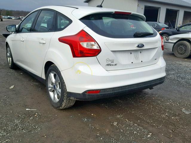 1FADP3K29EL244674 - 2014 FORD FOCUS SE WHITE photo 3