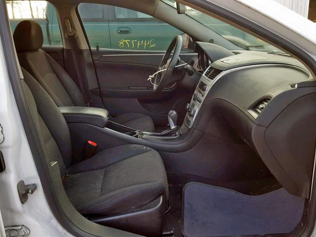 1G1ZH57B594203209 - 2009 CHEVROLET MALIBU 1LT WHITE photo 5