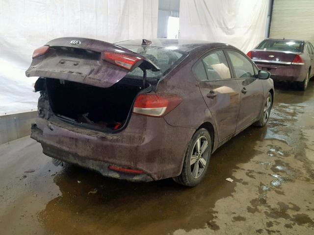 3KPFL4A77JE198945 - 2018 KIA FORTE LX Negro foto 4