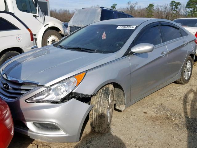 5NPEB4AC8DH649148 - 2013 HYUNDAI SONATA GLS 银色 照片 2