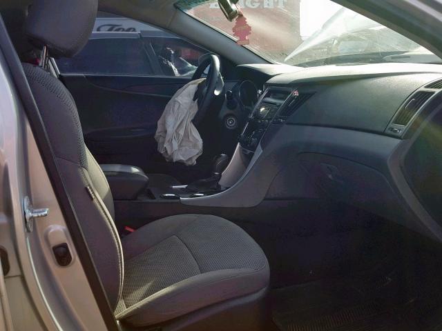 5NPEB4AC8DH649148 - 2013 HYUNDAI SONATA GLS 银色 照片 5