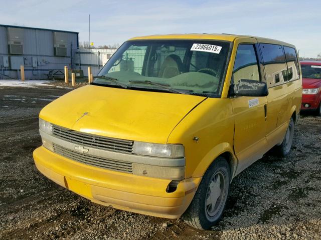 1GNEL19W4YB179080 - 2000 CHEVROLET ASTRO YELLOW photo 2