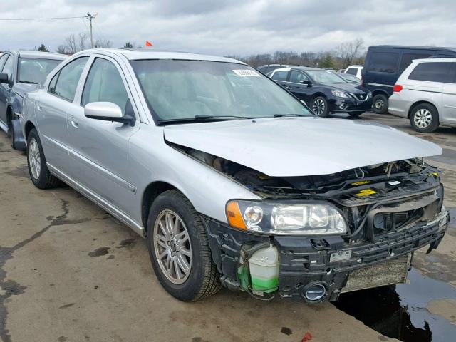YV1RS640652456072 - 2005 VOLVO S60 SILVER photo 1