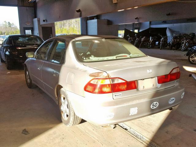 1HGCG1650WA002059 - 1998 HONDA ACCORD EX SILVER photo 3