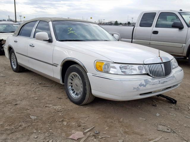 1LNHM83W7XY645371 - 1999 LINCOLN TOWN CAR C WHITE photo 1