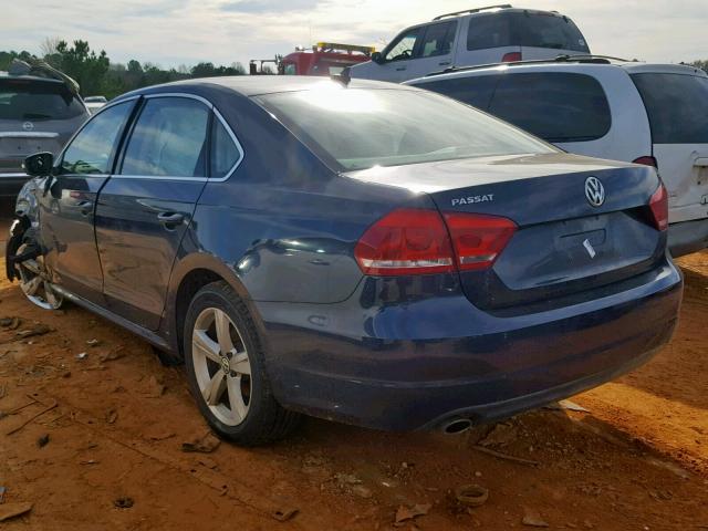 1VWBH7A31DC139686 - 2013 VOLKSWAGEN PASSAT SE BLUE photo 3