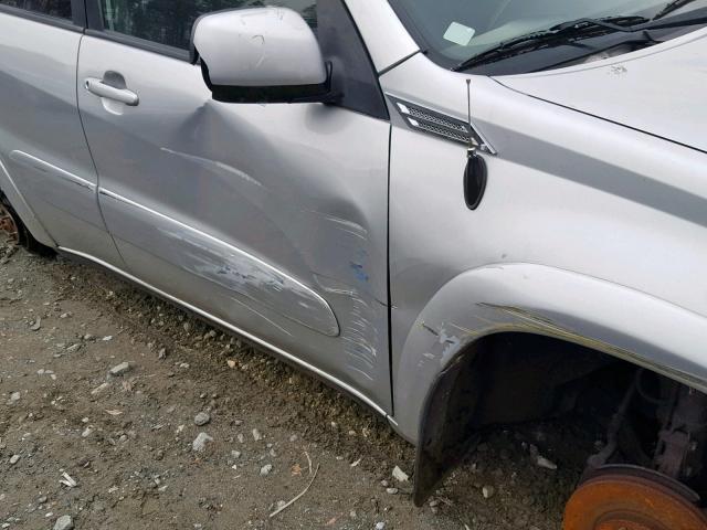 JTEHH20V920148312 - 2002 TOYOTA RAV4 银色 照片 9