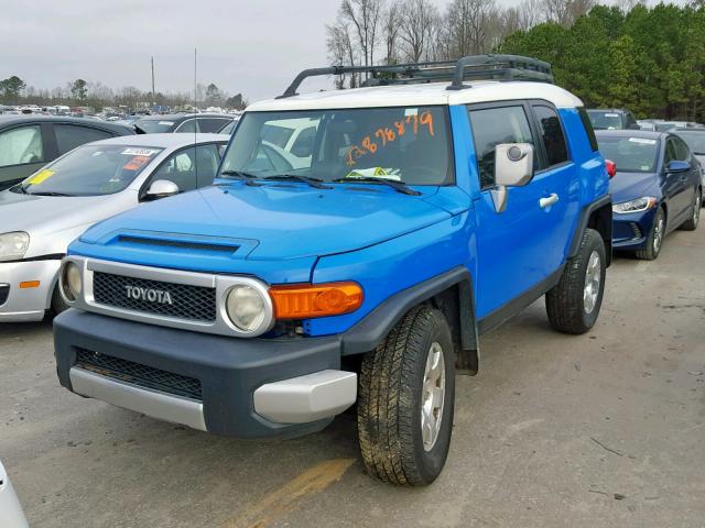 JTEBU11F470014429 - 2007 TOYOTA FJ CRUISER BLUE photo 2