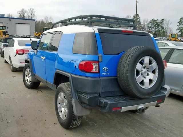 JTEBU11F470014429 - 2007 TOYOTA FJ CRUISER BLUE photo 3