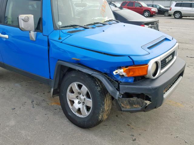 JTEBU11F470014429 - 2007 TOYOTA FJ CRUISER BLUE photo 9