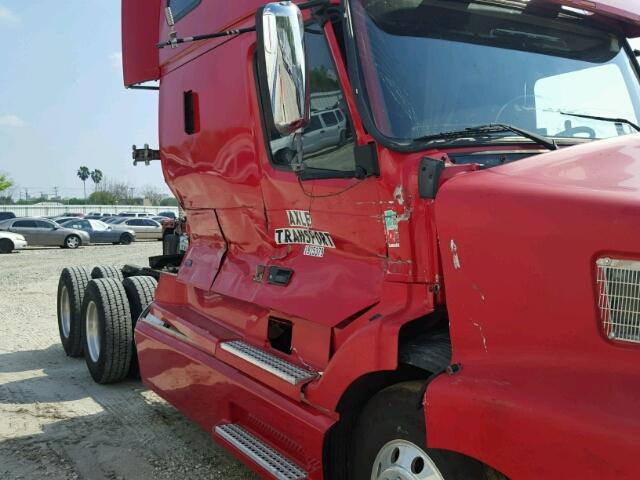 4V4ND4RH1YN242695 - 2000 VOLVO VN RED photo 9