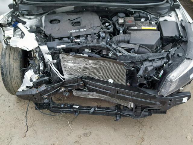 3KPFK4A70HE076831 - 2017 KIA FORTE LX SILVER photo 7